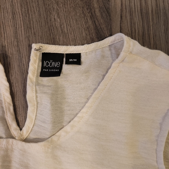 Women's Tie Bottoms Detail Blouse - Picture 2 of 4